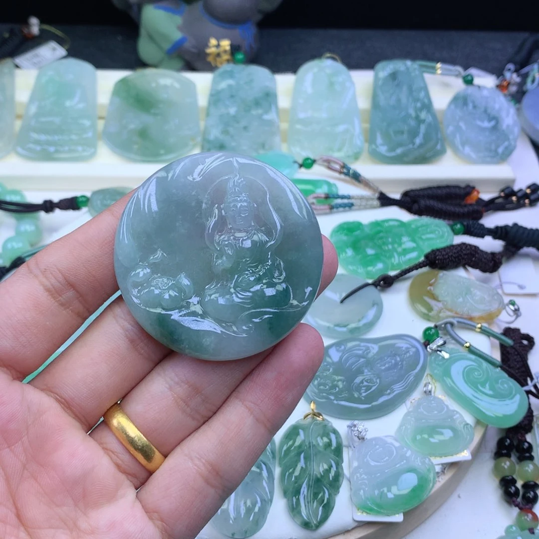 翡翠颈饰未镶嵌吊坠