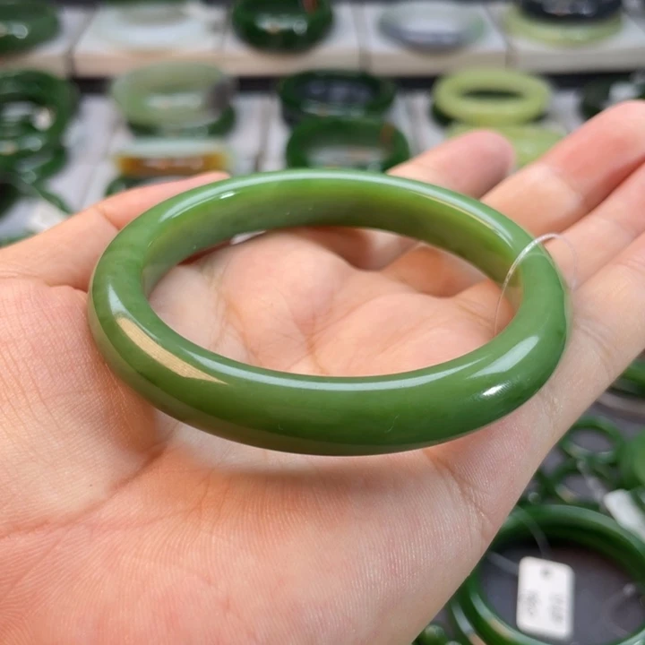 和田玉（碧玉）手镯未镶嵌