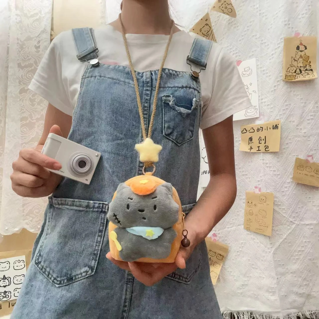 挂脖ccd相机包卡通灰太狼懒羊羊毛绒包便携耳机数据线零钱口红包