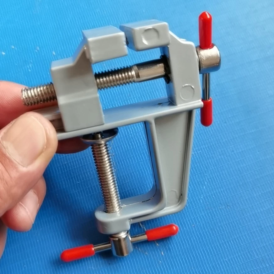 【随心应手】迷你台钳桌虎钳固定工具台虎钳简易便捷家用手工平口钳