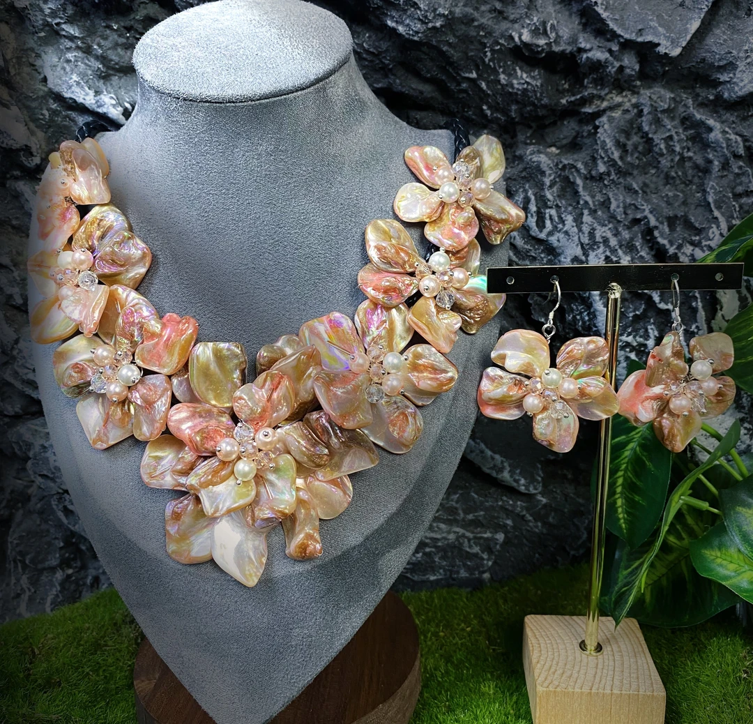 钛钢贝壳项链 11533手工意大利手工编织深海粉色花瓣项链