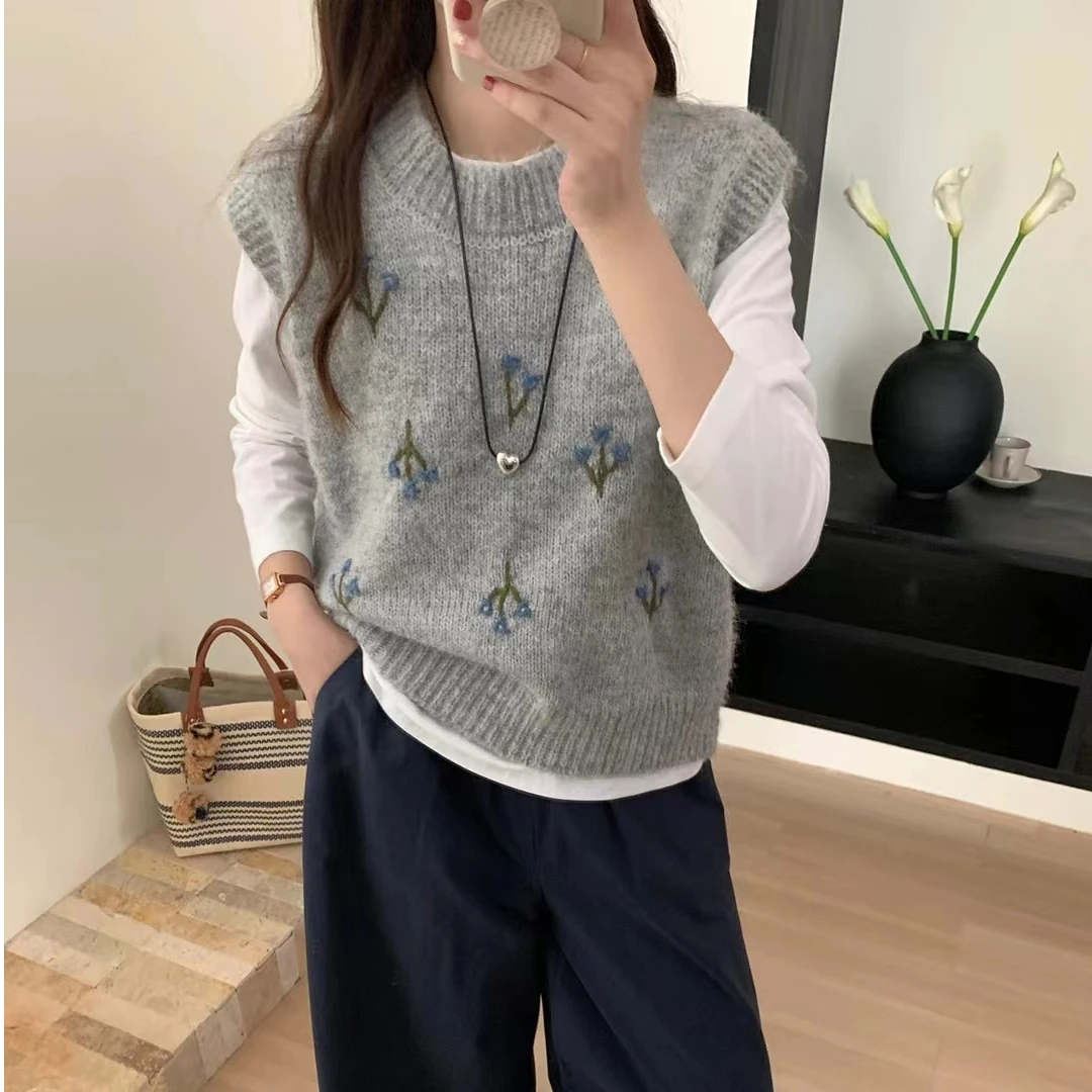 含毛韩国东大门2025秋季新款减龄刺绣针织马甲宽松叠穿宽松坎肩女