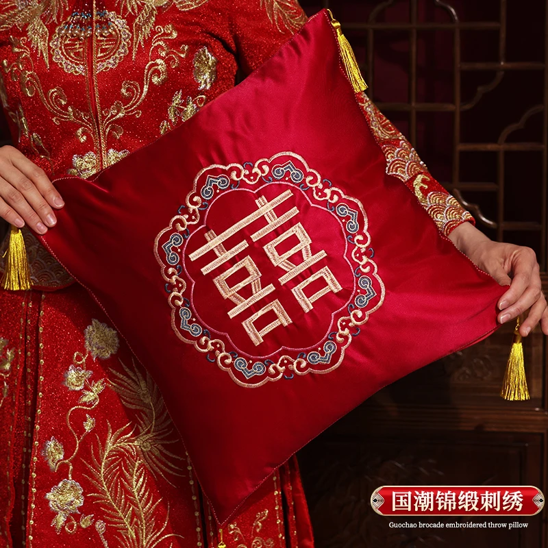 结婚红抱枕一对婚庆婚房压床喜字红色送新人喜庆装饰靠枕婚庆用品