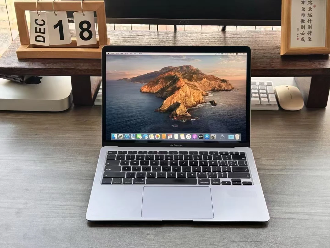 95新 Apple/苹果 20款macbookair 8+256g 十代i3处理器