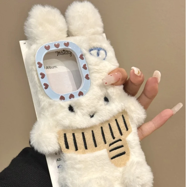 秋冬毛绒围巾小兔小熊适用苹果16promax手机壳15pro卡通14新款13