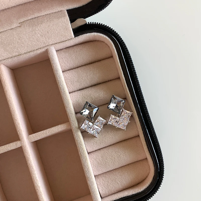 铜合金耳饰 小众设计感个性精致小巧耳环时尚百搭耳钉0114639