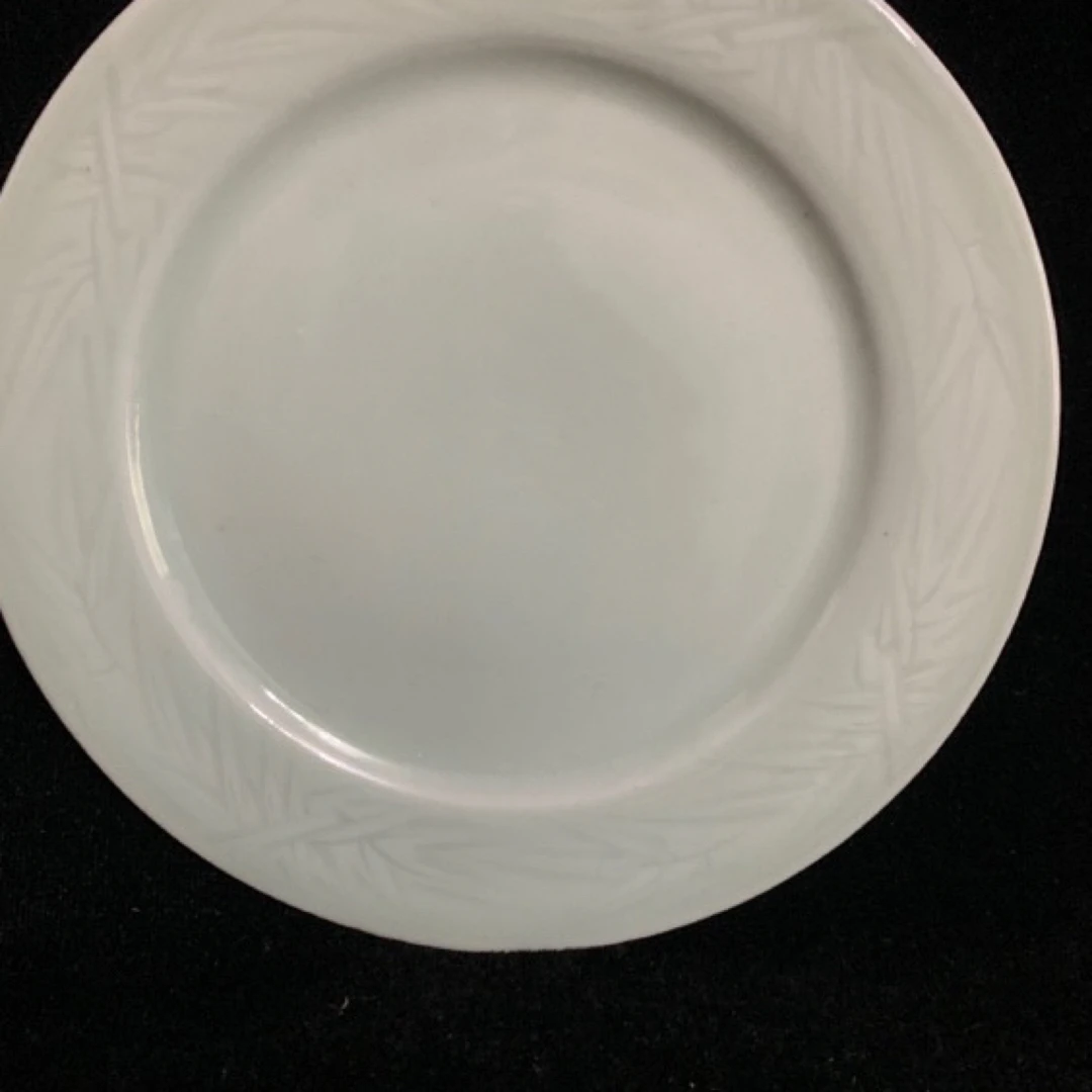 景德镇市建国瓷厂生产的盘子