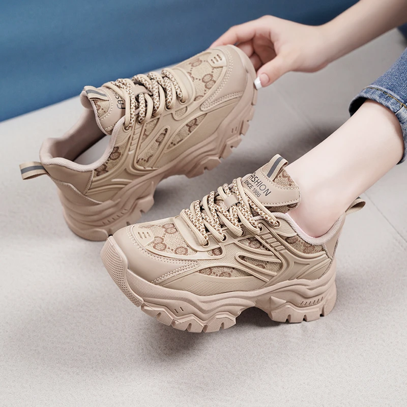 秋季新款四季款老爹鞋网红女鞋百搭透气柔软雪