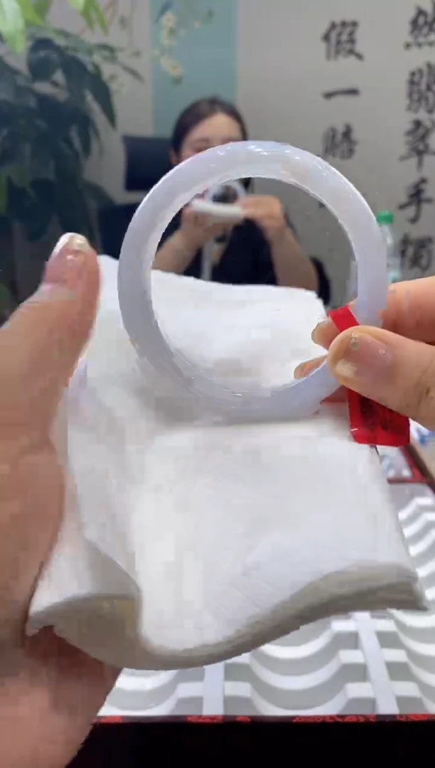 【闪购商品】翡翠手镯未镶嵌多人05603
