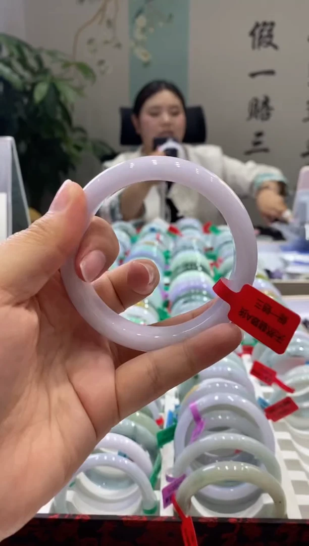 【闪购商品】翡翠手镯未镶嵌多人07387