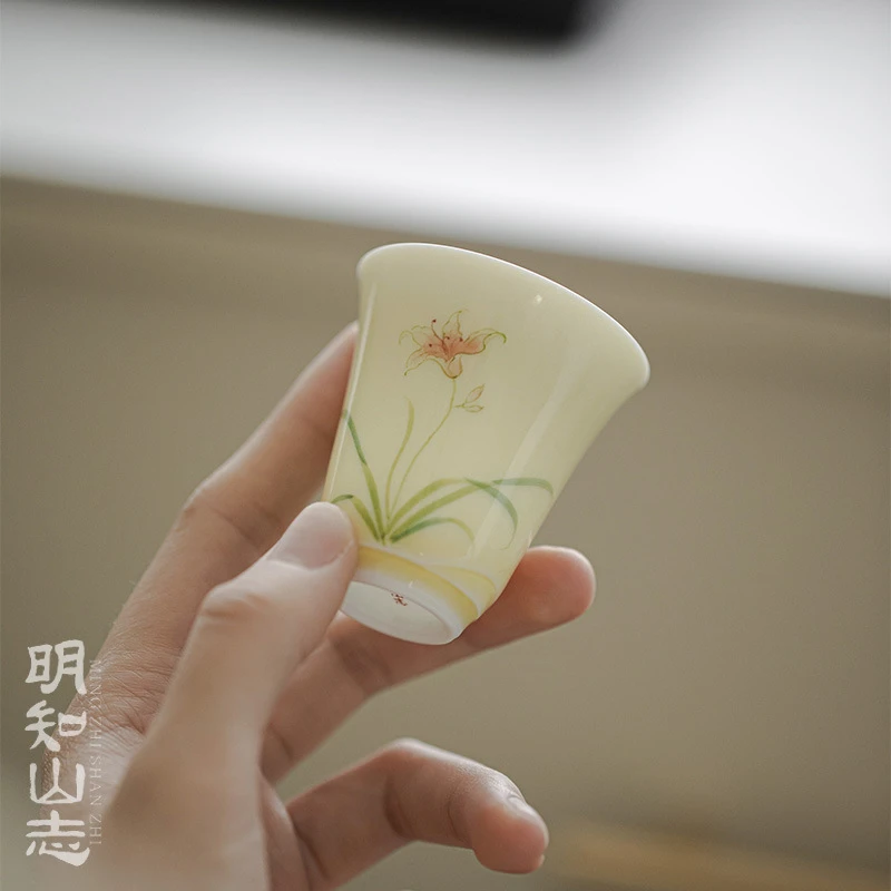 明知山志 鹅黄兰语西岭茶杯 手绘兰花品茗杯玉泥闻香杯家用品茗杯
