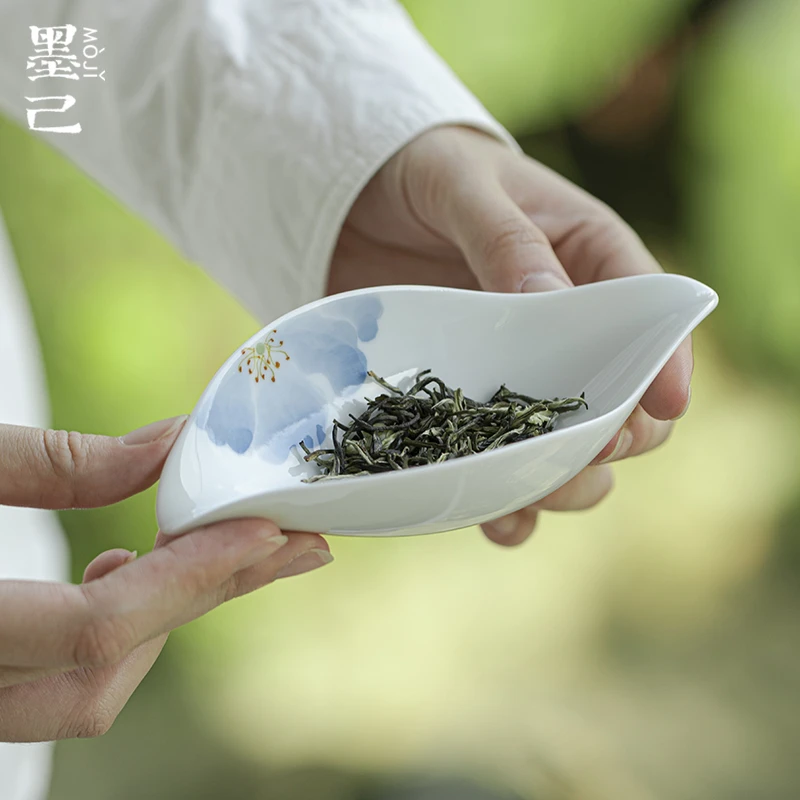 墨己 玉泥-蓝影海棠-茶则精工手绘釉下彩白瓷