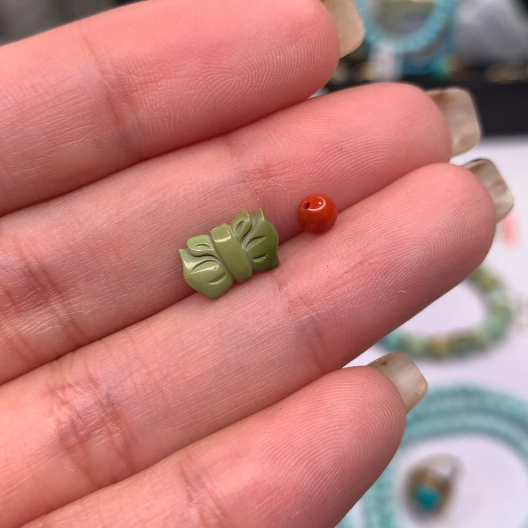 南红玛瑙配饰未镶嵌