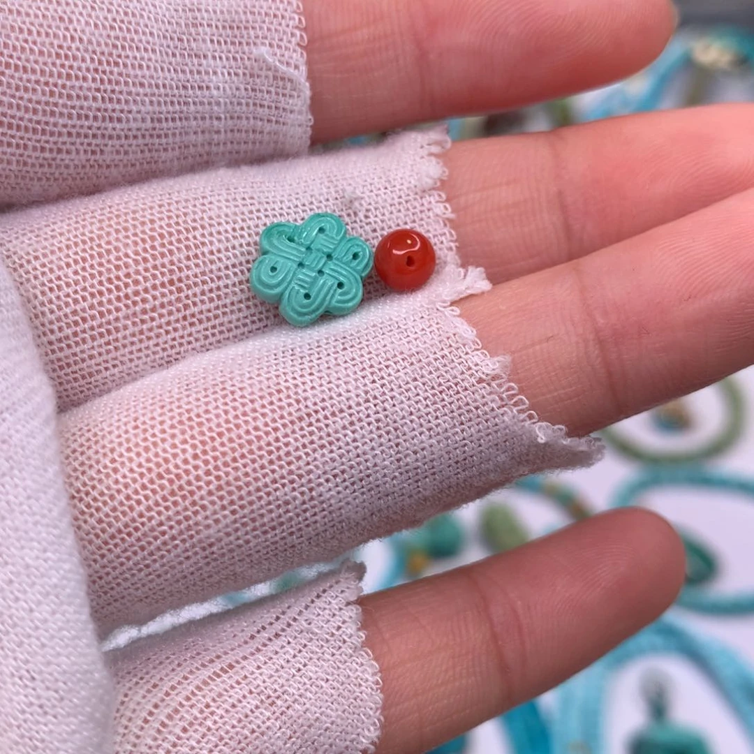 南红玛瑙配饰未镶嵌