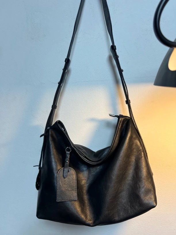 馨馨HOBO头层牛皮简约单肩斜跨斜挎包包百搭大容量韩系潮流水桶包