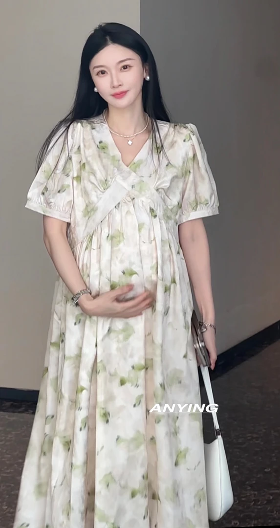 一支春/孕妇装夏款2024新款v领缎面连衣裙女夏季高级感孕妇长裙