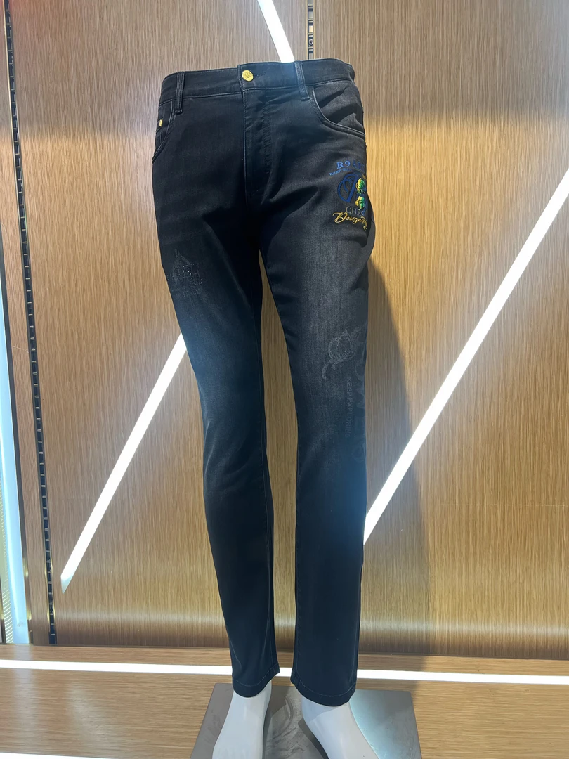 R9000上新宝蓝线手工小熊刺绣LOGO时尚磨毛牛仔长裤48032119