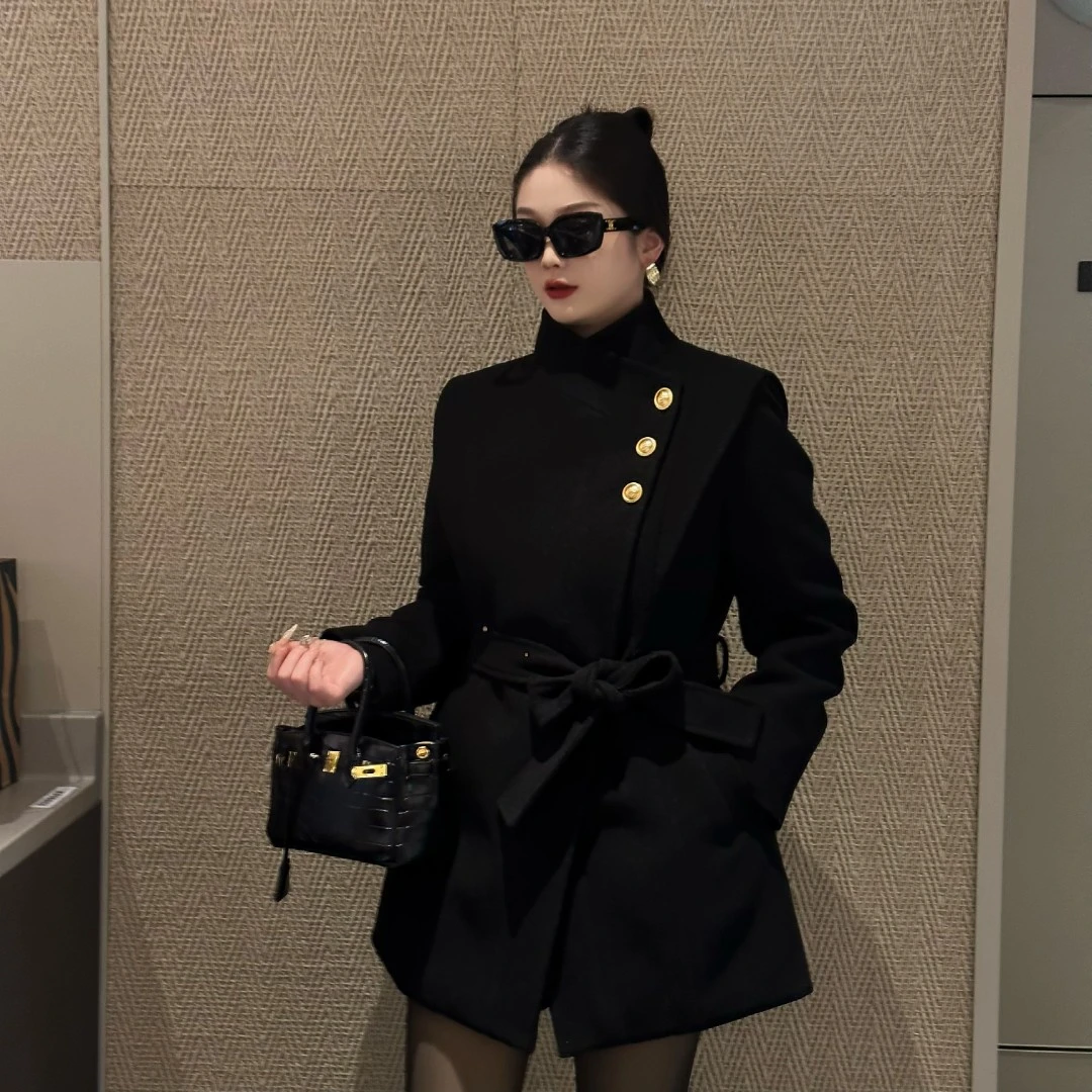 《酷飒直角肩》秋冬细羊毛大衣毛呢外套显瘦高级感时尚赫本风1229