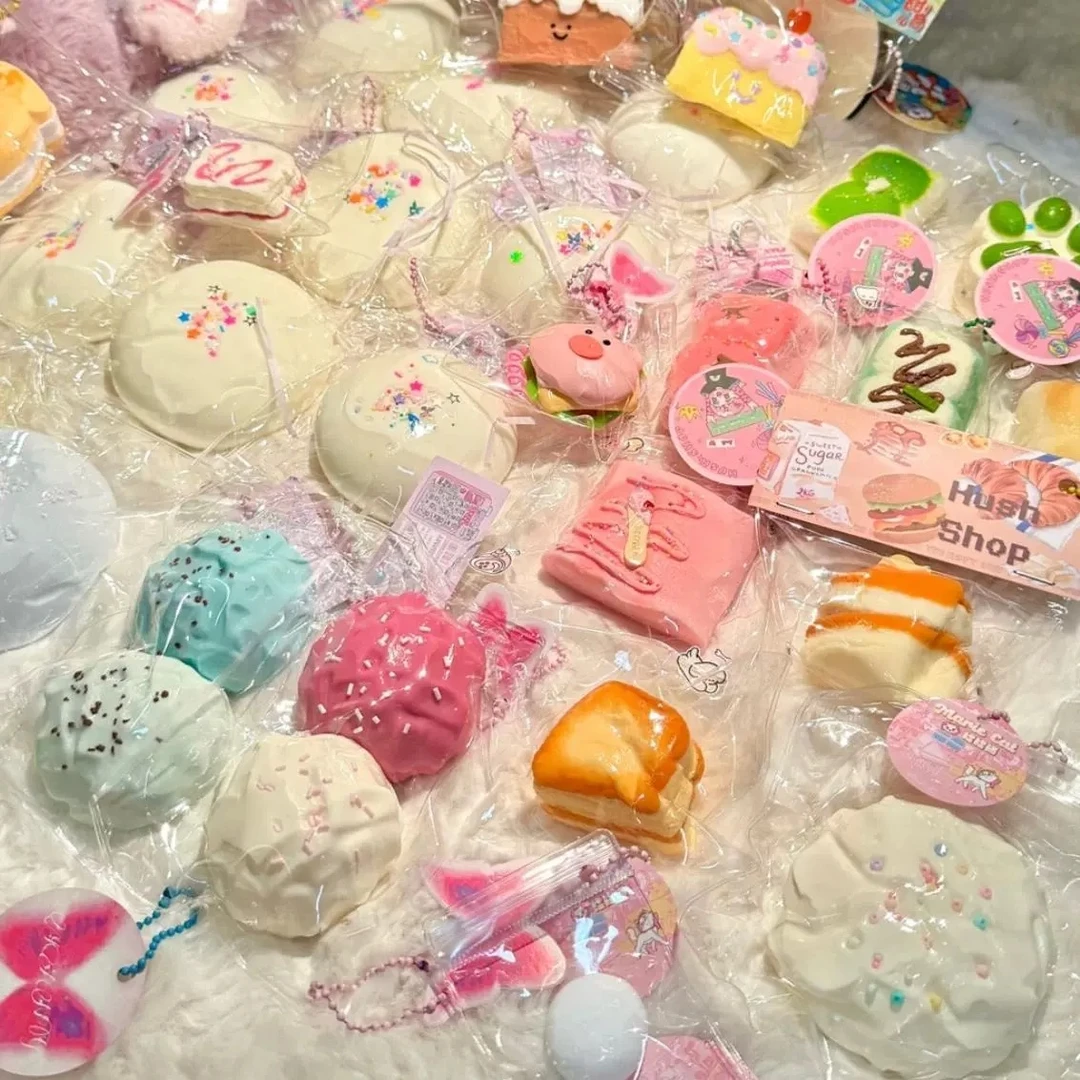 {许愿} 直播现拆！捏捏乐解压盲袋潮玩 不可食用 七夕创意猫爪红色