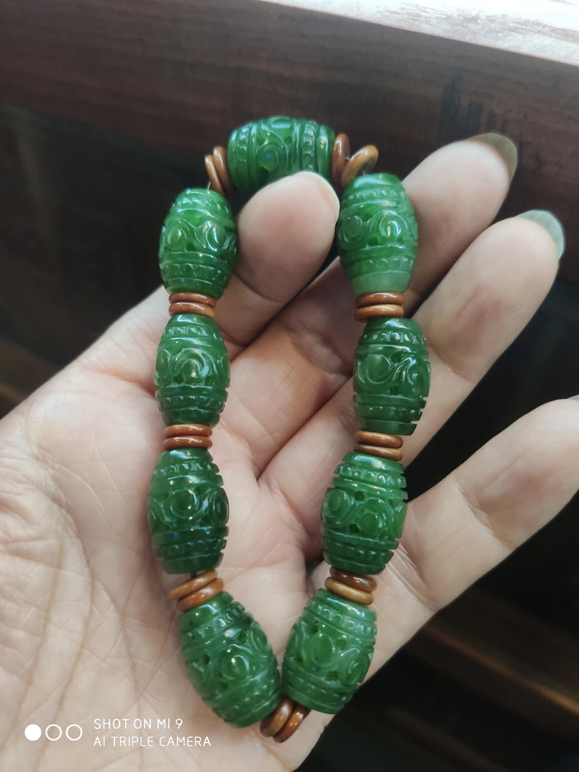 手链绿色饰品雕刻配饰
