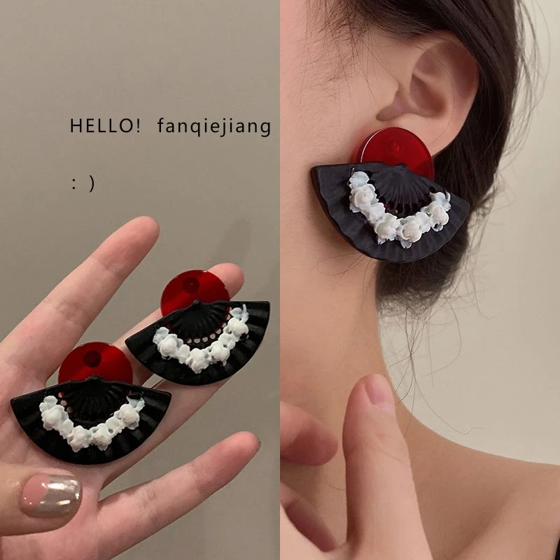 国风中式浮雕扇子黑红撞色复古夸张小众耳钉立体花朵ins时尚耳环