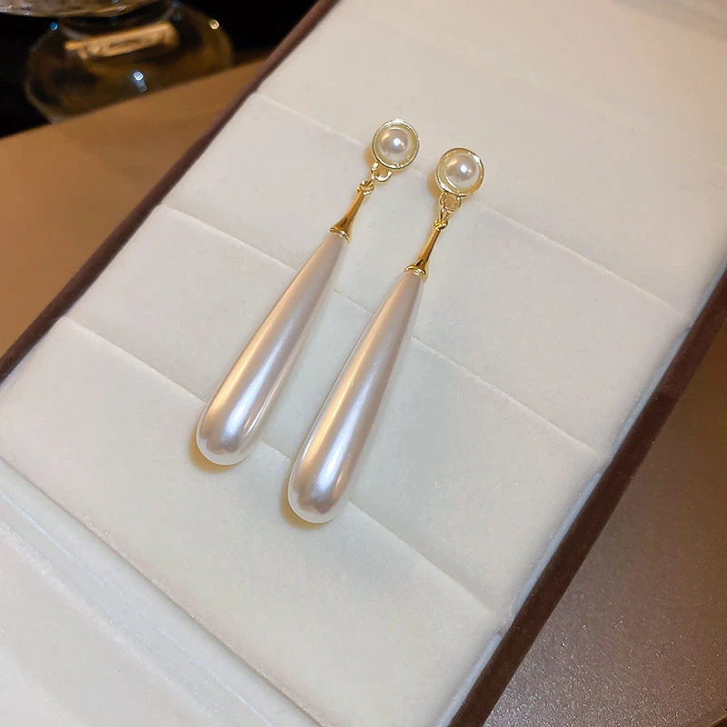 新款法式珠珠水滴耳环女长款耳坠高级感轻奢洋气质耳钉秋冬耳饰