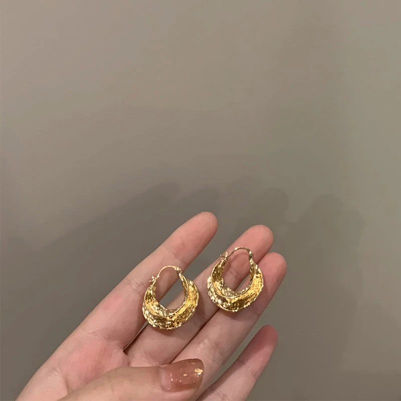 时髦肌理感法式独特金属褶皱耳环圈圈高级金色圆形几何不规则耳饰