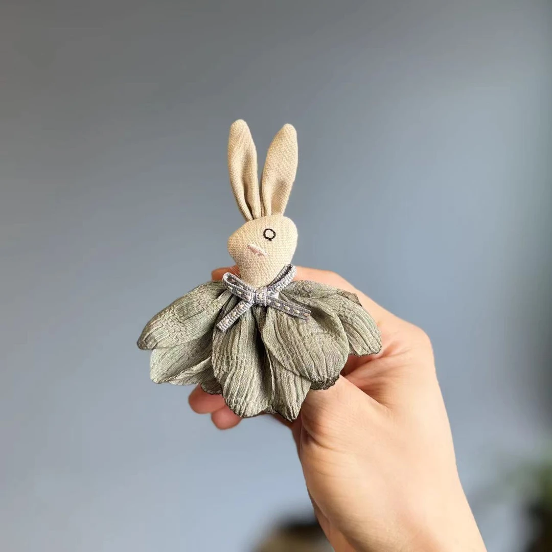 非金属布艺胸针 【去野知物】｜兔子胸针｜宝藏店铺手工兔子胸针