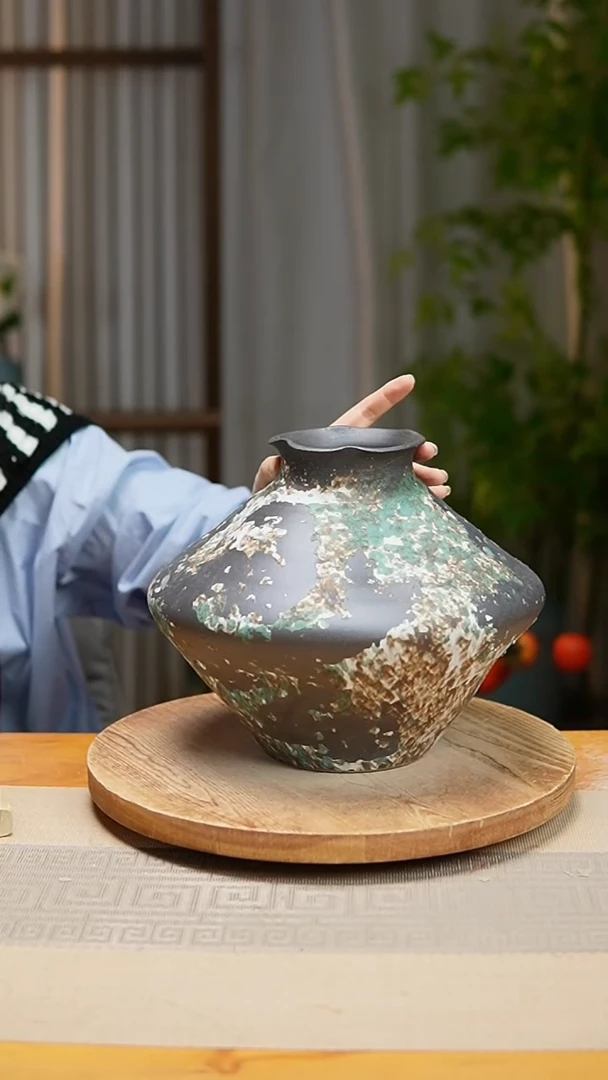 【闪购商品】    花器涂鸦绿飞碟