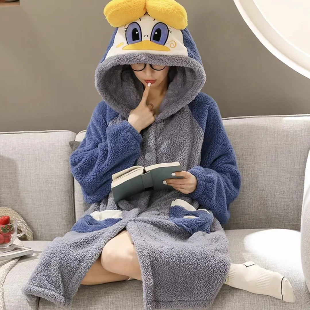 #0111睡衣珊瑚绒卡通唐老鸭毛长款睡袍加绒可外穿家居服大码连帽