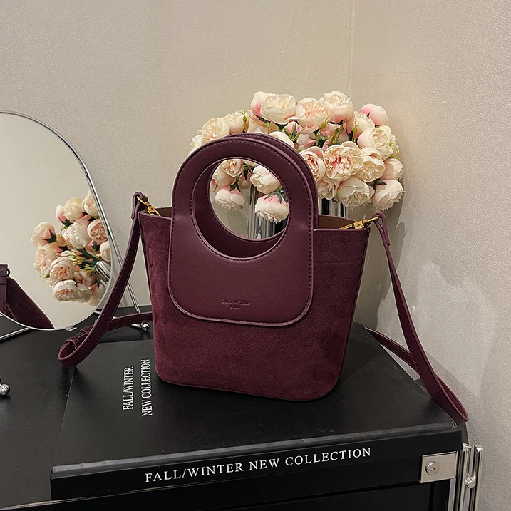 菜篮子包高档轻奢手拎包网红款斜挎包2024新款你韩版水桶包秋冬