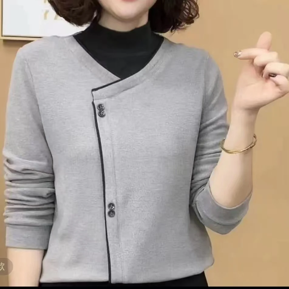 2024新品时尚洋气百搭冬款打底衫显瘦减龄女士上衣