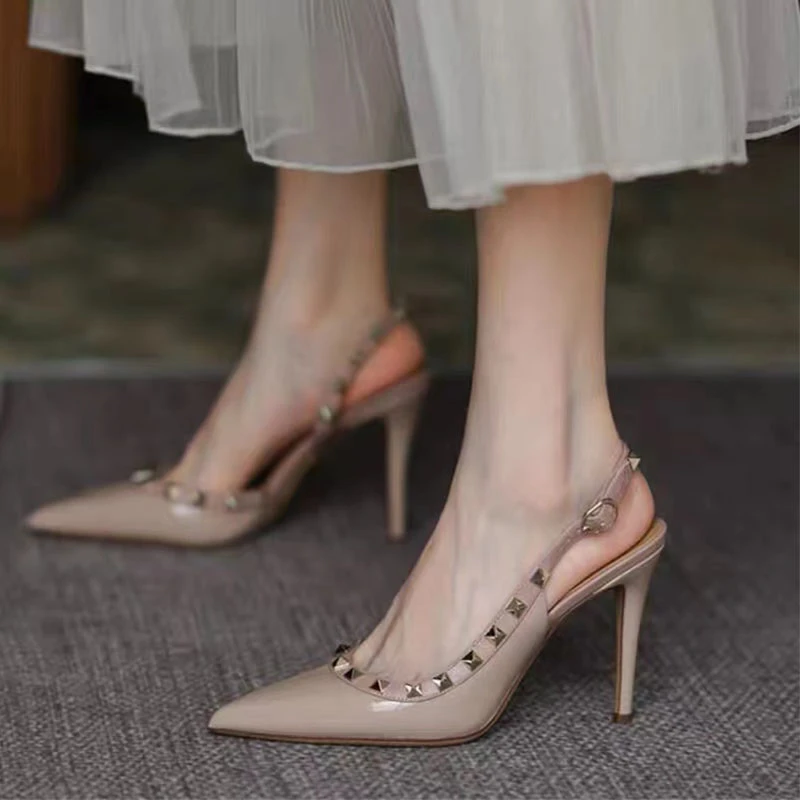 铆钉凉鞋女2025春秋新款V家仙女风尖头细跟包头柳丁高跟鞋