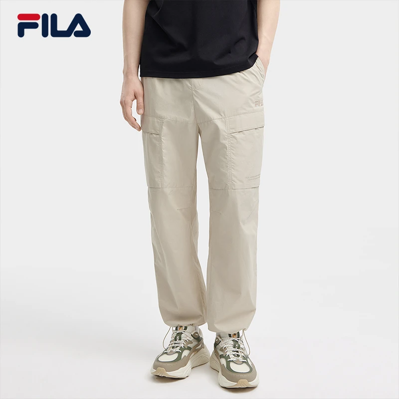 FILA/斐乐男士休闲工装风大口袋直筒宽松梭织运动裤F11M429809F