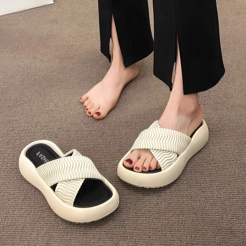 厚底交叉防滑踩屎感凉拖鞋女外穿2024夏季新款时尚休闲百搭沙滩鞋