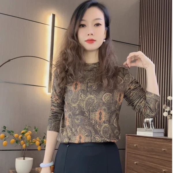 〖C301〗秋冬新款时尚遮肉显瘦微米绒打底上衣洋气百搭保暖加厚