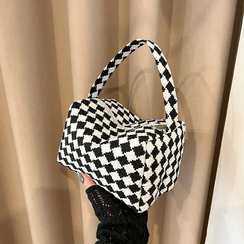 大容量化妆包新款格子手提包女收纳包方形整理包化妆品