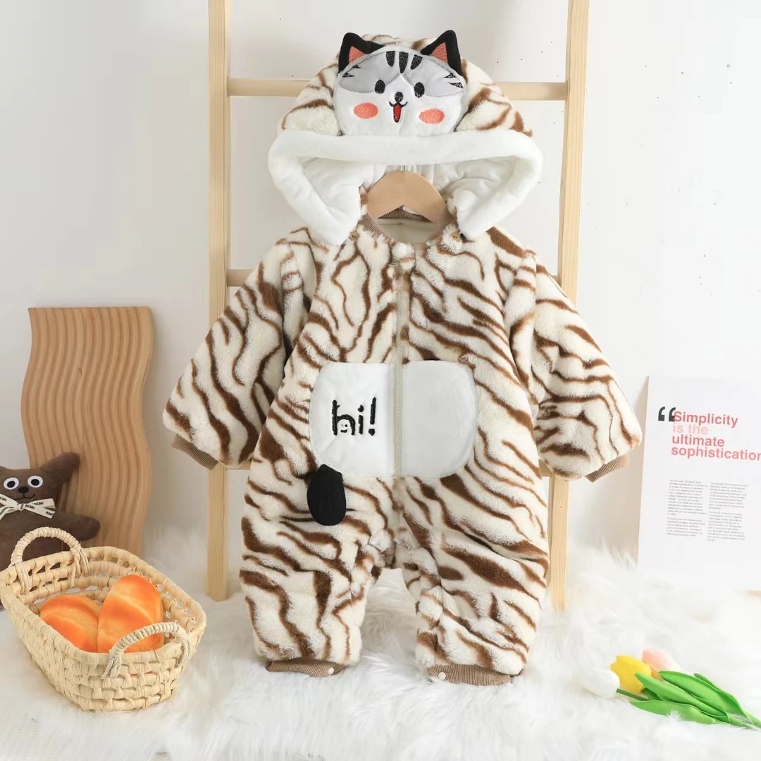 婴儿连体衣冬季加厚加绒棉服宝宝衣服保暖卡通可爱超萌外出服冬装