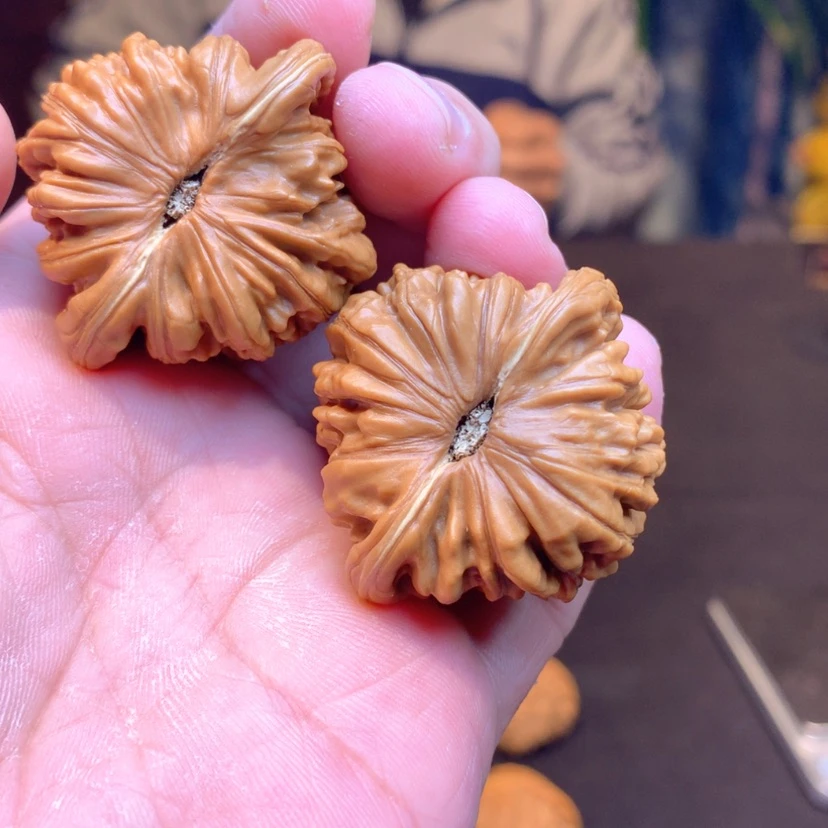 【闪购商品】文玩核桃吊坠晕*