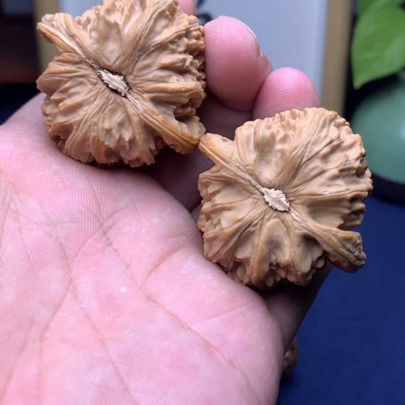 【闪购商品】文玩核桃吊坠。**°