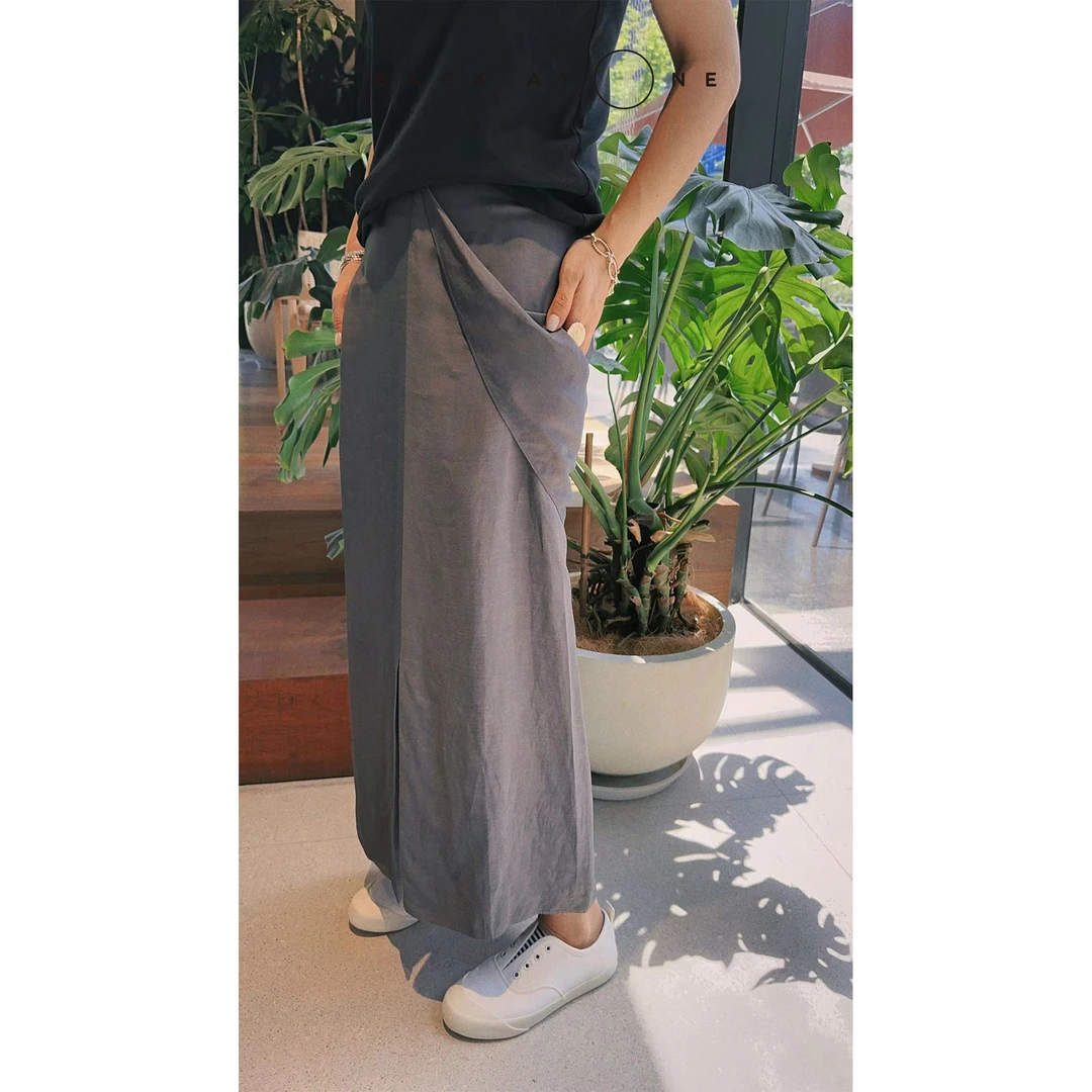 BackAtOne别样优雅”法式氛围莫奈灰色不对称半身裙 BES-2BH156B-K