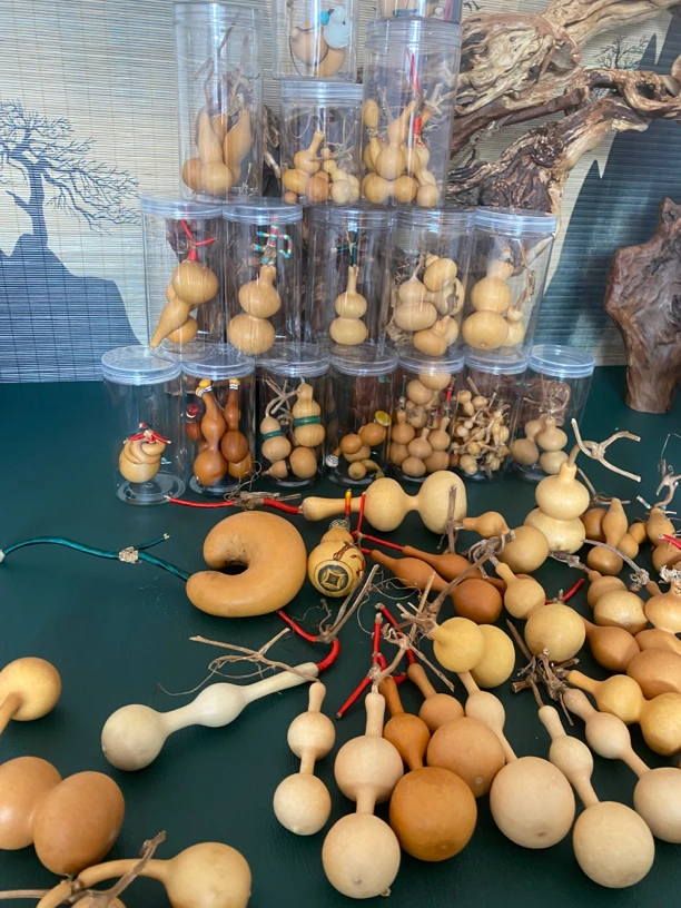 精品葫芦精品天天放漏手套围巾帽子两件套
