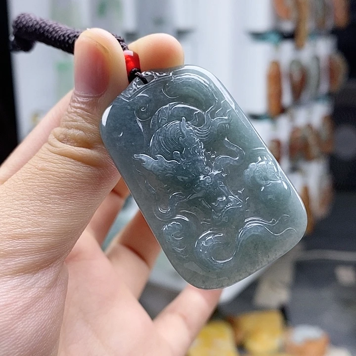 翡翠挂件未镶嵌翡翠