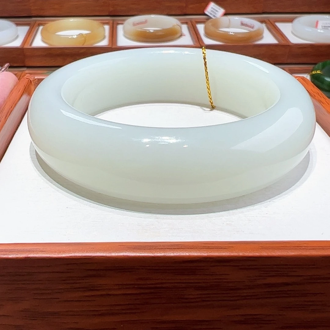 【闪购商品】和田玉手镯 53 54未镶嵌忘*