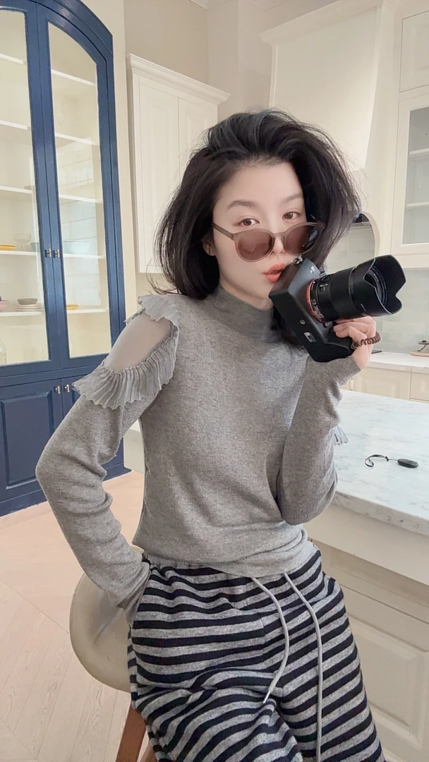 【悦悦专属】设计感半高领网纱边拼接羊毛针织衫S162