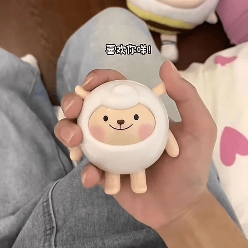 dongdong羊公仔按压会说话的发声摆件防摔暖心小羊可爱创意玩具