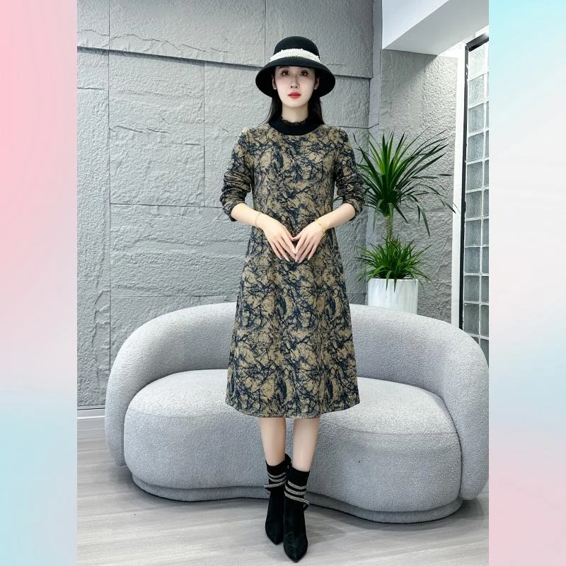 冬季新款时尚百搭加绒加厚水墨遮肉显瘦木耳领连衣裙