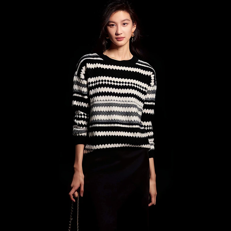 34604【卡系列】黑白宽松休闲毛衣C312M238