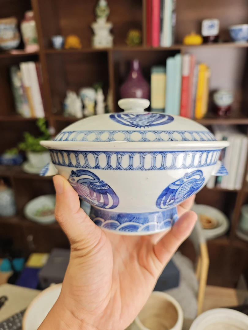 青花团鹤纹汤锅，全品。