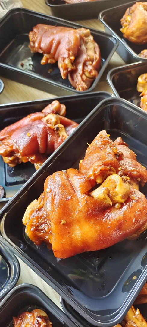 麻辣/酱香口味猪蹄半只